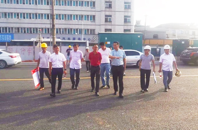 南昌市政公用集團鄭學(xué)平洛陽東路綜合改造項目檢查指導(dǎo)6911.jpg