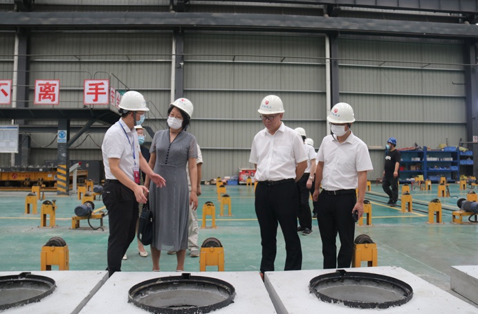 南昌市發(fā)改委副主任鐘雷英到市政遠大公司調研裝配式建筑