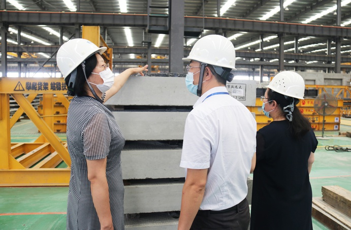 南昌市發(fā)改委副主任鐘雷英到市政遠大公司調研裝配式建筑