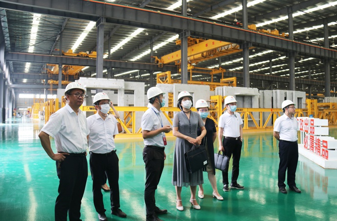 南昌市發(fā)改委副主任鐘雷英到市政遠大公司調研裝配式建筑