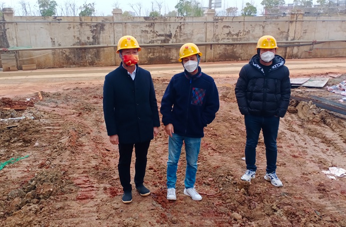 南昌市政建設(shè)集團(tuán)領(lǐng)導(dǎo)班子深入項(xiàng)目一線開展節(jié)前督導(dǎo)慰問(wèn)