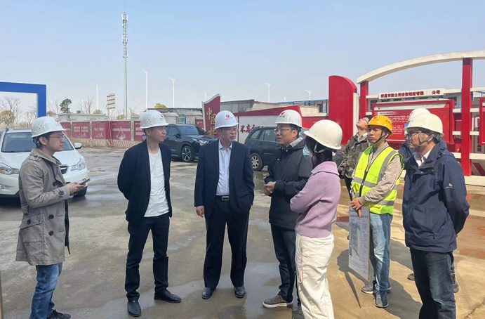 市政公用集團(tuán)劉順保到朱橋東路項(xiàng)目、昌東三路項(xiàng)目、秦坊安置房項(xiàng)目調(diào)研