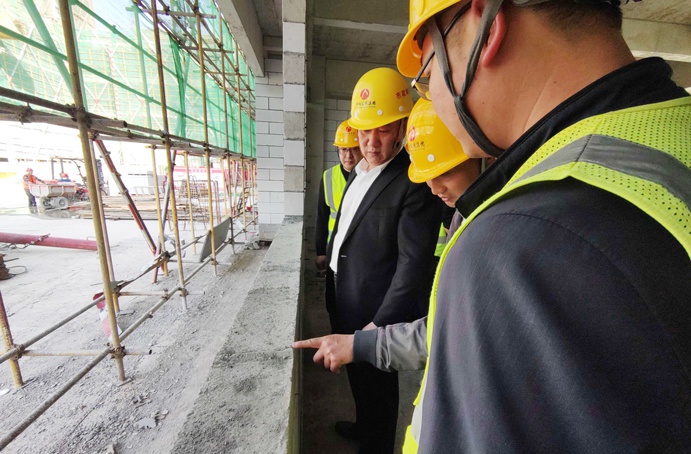 徐旭前往市政公用城三期項目、市政綠色建材科技產(chǎn)業(yè)園項目調(diào)研