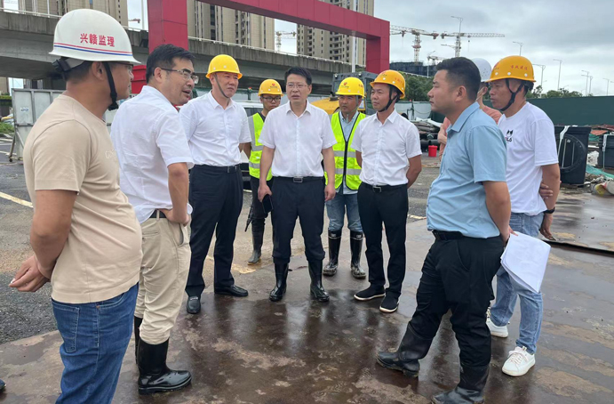市政公用集團(tuán)黨委委員、督查督辦室部長(zhǎng)劉順保到杭州路項(xiàng)目調(diào)研